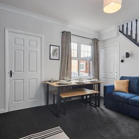 Cosy 3-Bedroom House In Seaham - Street Parking Luaran gambar