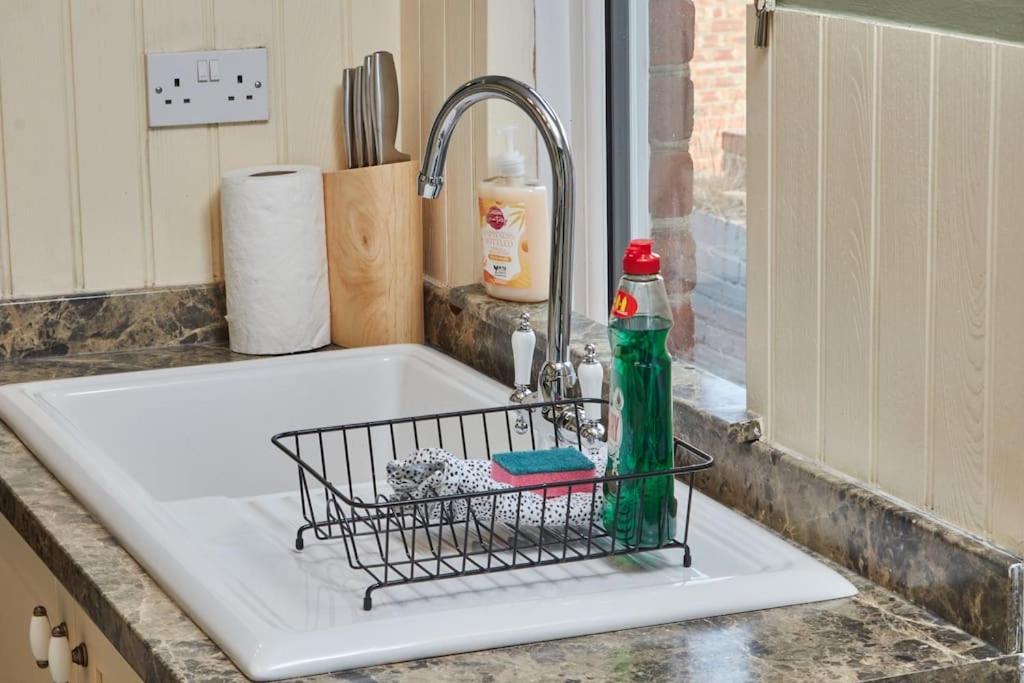 Cosy 3-Bedroom House In Seaham - Street Parking Luaran gambar